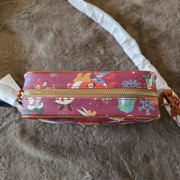 Disney Dooney & Bourke 2023 Christmas Holiday Camera Crossbody Bag NWT Rare - Picture 9 of 16